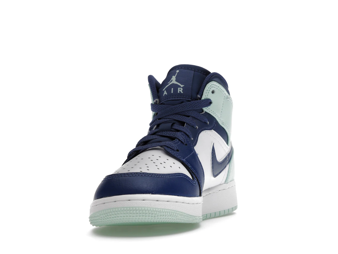 Vue 12 de Jordan 1 Mid Mystic Navy Mint Foam (GS)