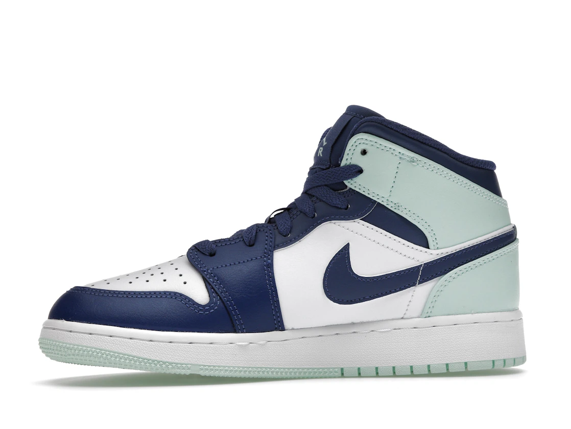 Vue 18 de Jordan 1 Mid Mystic Navy Mint Foam (GS)