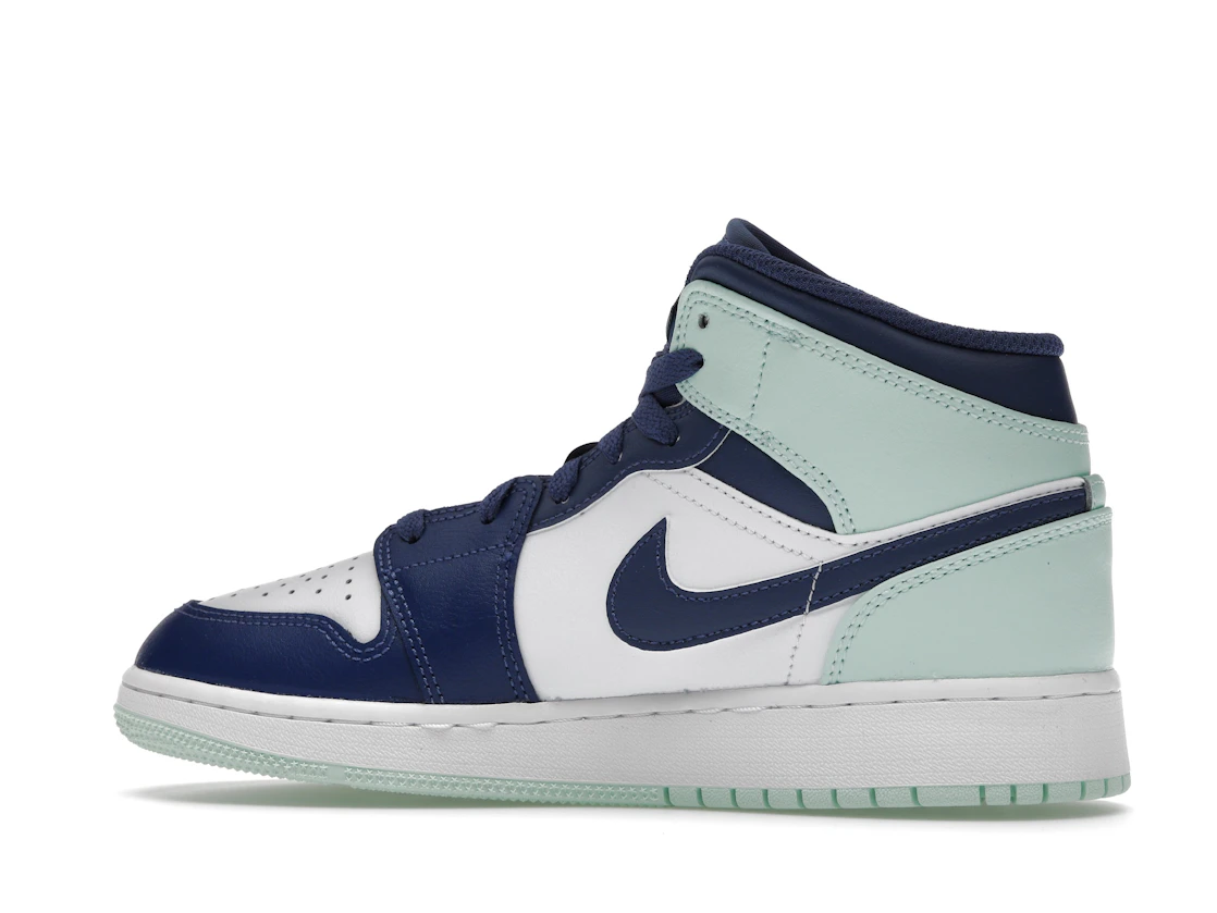 Vue 21 de Jordan 1 Mid Mystic Navy Mint Foam (GS)
