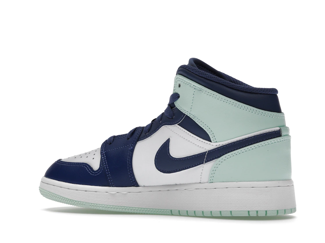 Vue 22 de Jordan 1 Mid Mystic Navy Mint Foam (GS)
