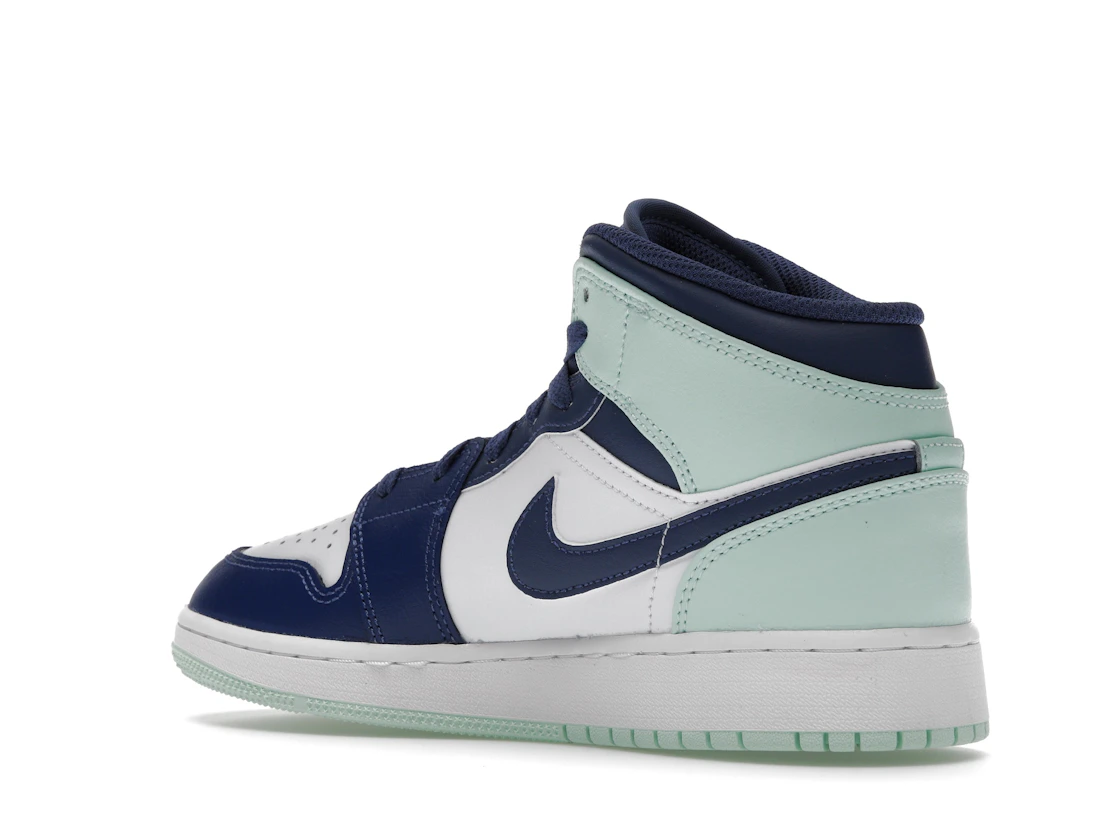 Vue 23 de Jordan 1 Mid Mystic Navy Mint Foam (GS)