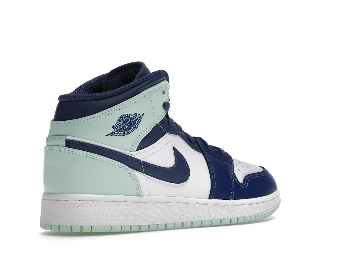 Vue 33 de Jordan 1 Mid Mystic Navy Mint Foam (GS)