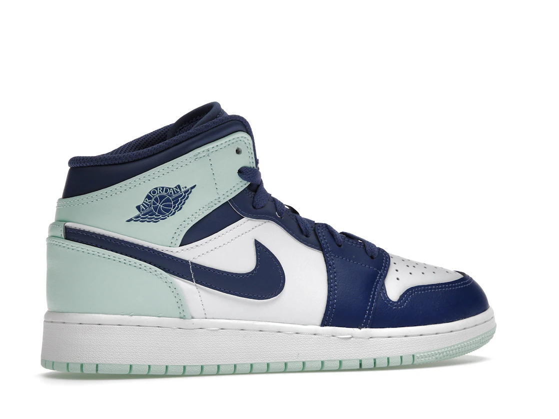Vue 35 de Jordan 1 Mid Mystic Navy Mint Foam (GS)
