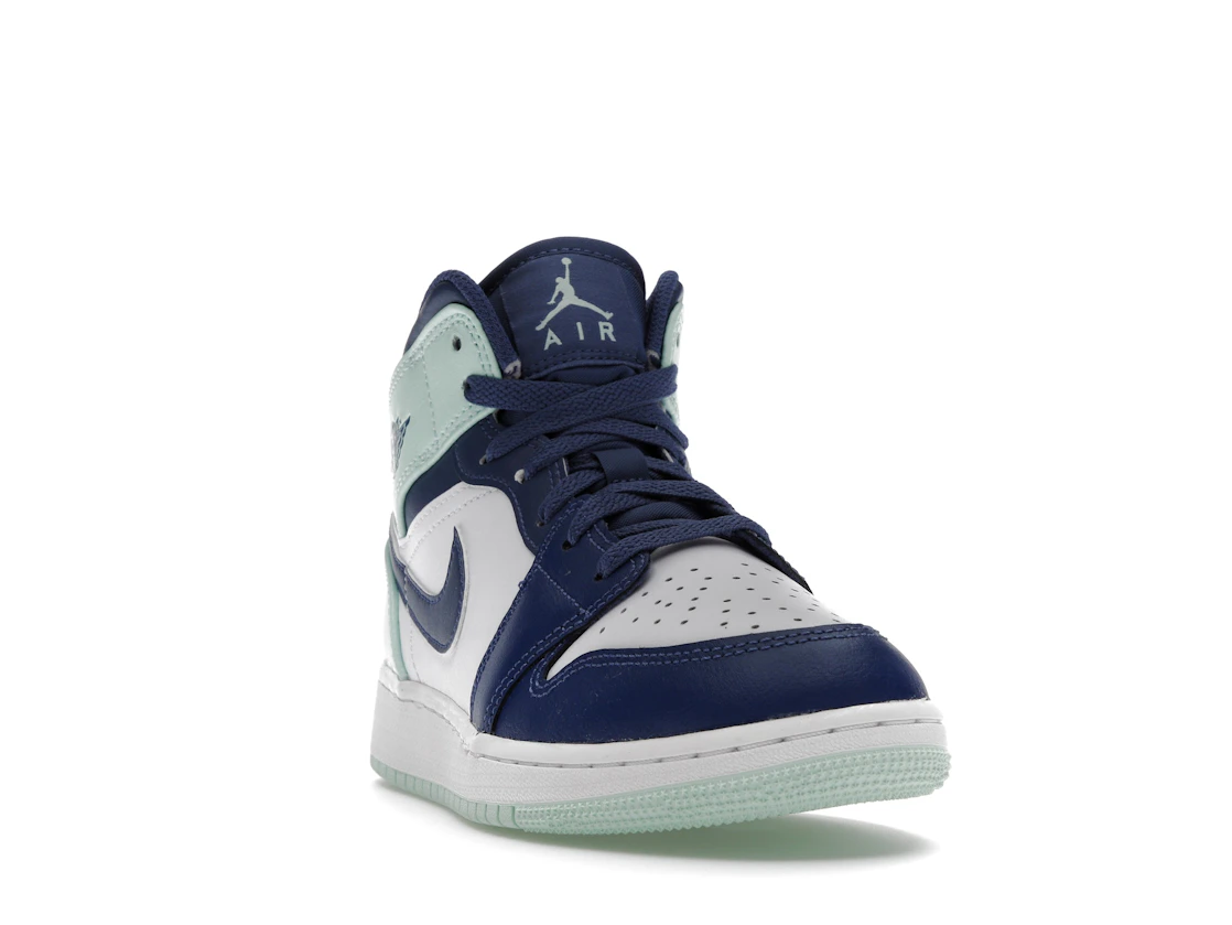 Vue 8 de Jordan 1 Mid Mystic Navy Mint Foam (GS)