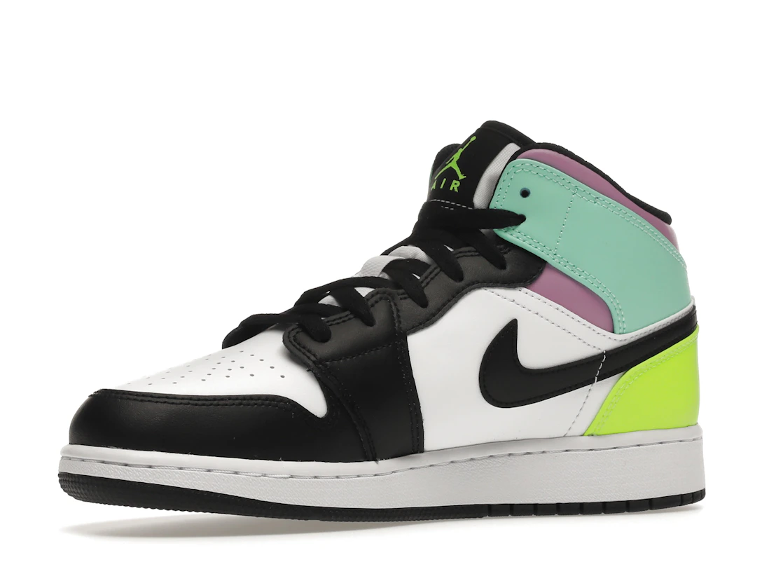 Vue 16 de Jordan 1 Mid Pastel Black Toe (GS)