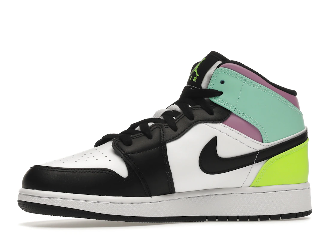 Vue 17 de Jordan 1 Mid Pastel Black Toe (GS)