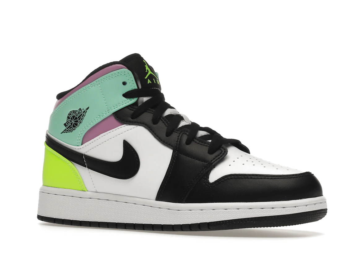 Vue 4 de Jordan 1 Mid Pastel Black Toe (GS)