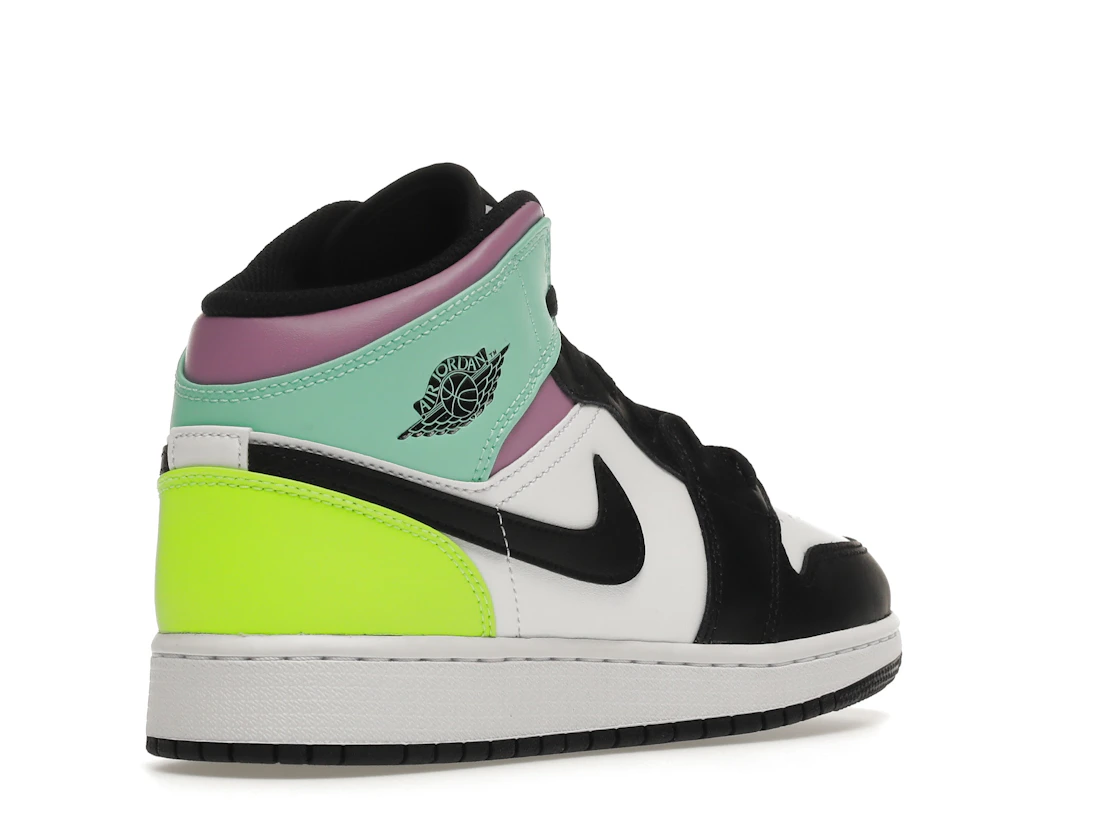 Vue 32 de Jordan 1 Mid Pastel Black Toe (GS)