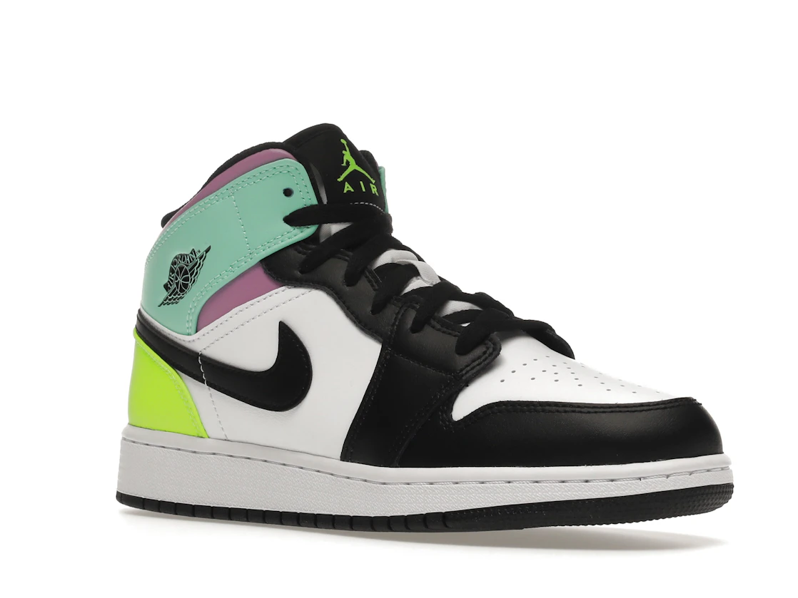 Vue 5 de Jordan 1 Mid Pastel Black Toe (GS)