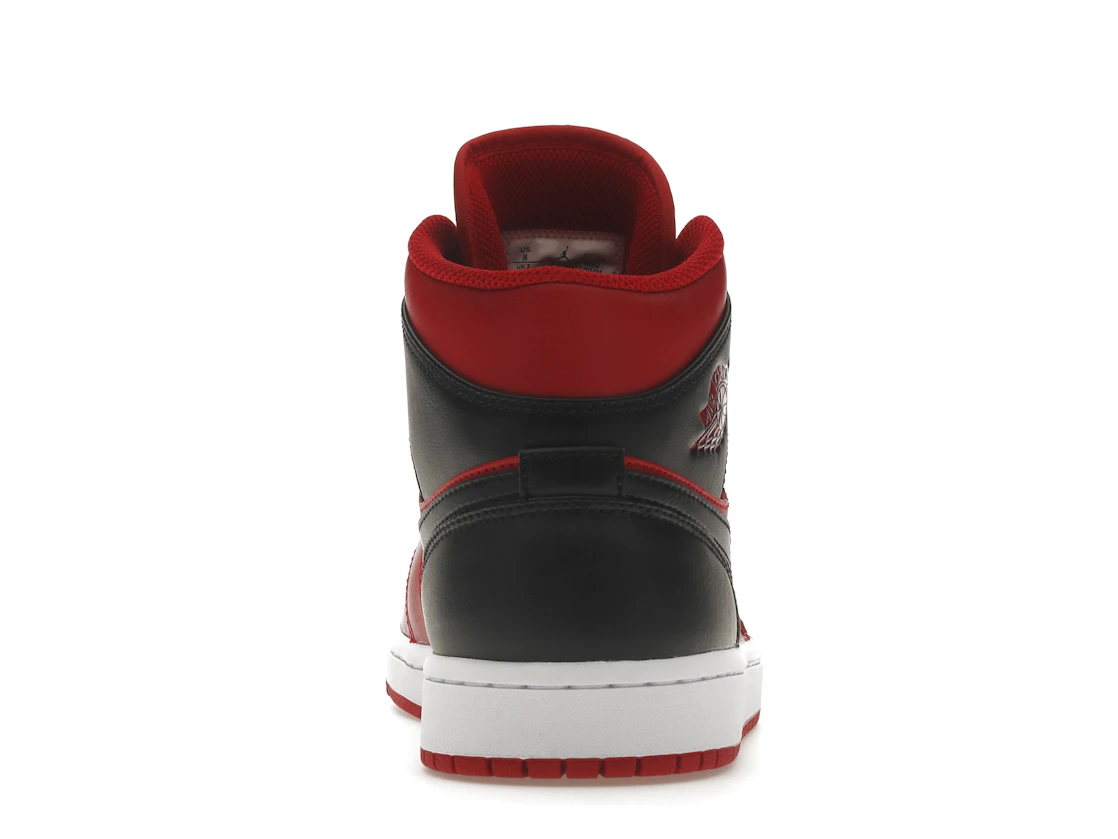 Vue 28 de Jordan 1 Mid Reverse Bred (2021)