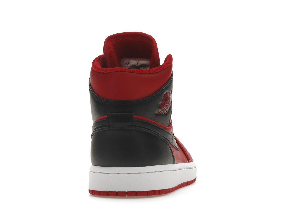 Vue 29 de Jordan 1 Mid Reverse Bred (2021)