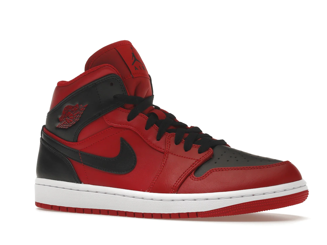 Vue 4 de Jordan 1 Mid Reverse Bred (2021)