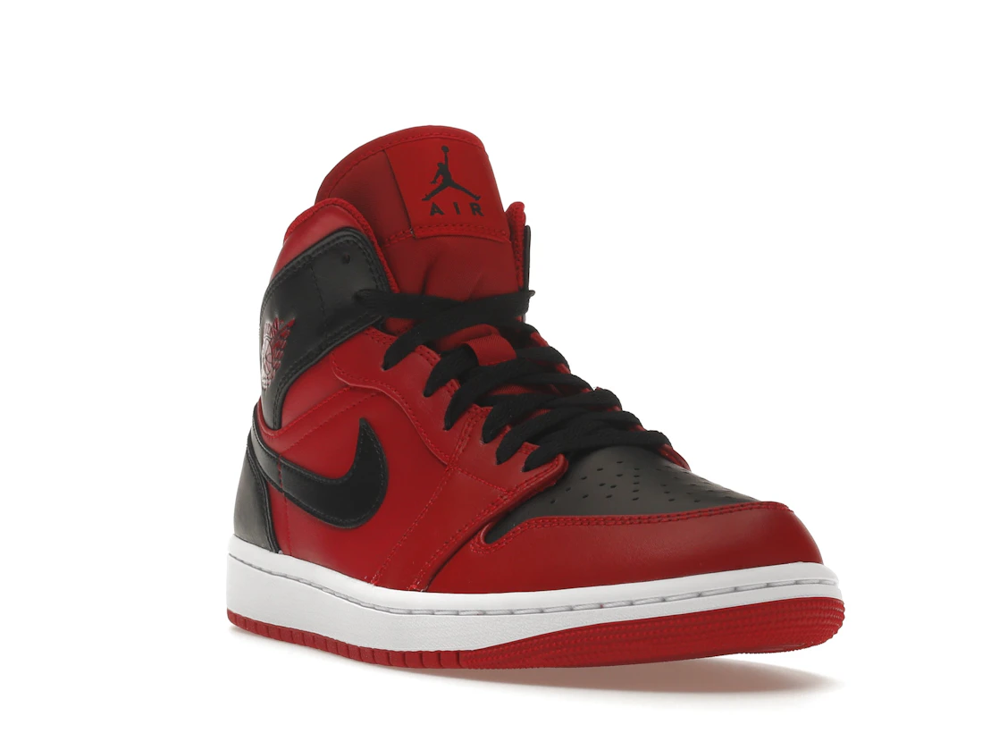 Vue 7 de Jordan 1 Mid Reverse Bred (2021)