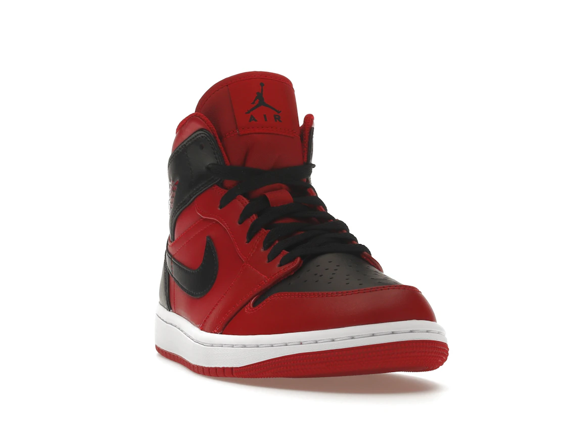 Vue 8 de Jordan 1 Mid Reverse Bred (2021)