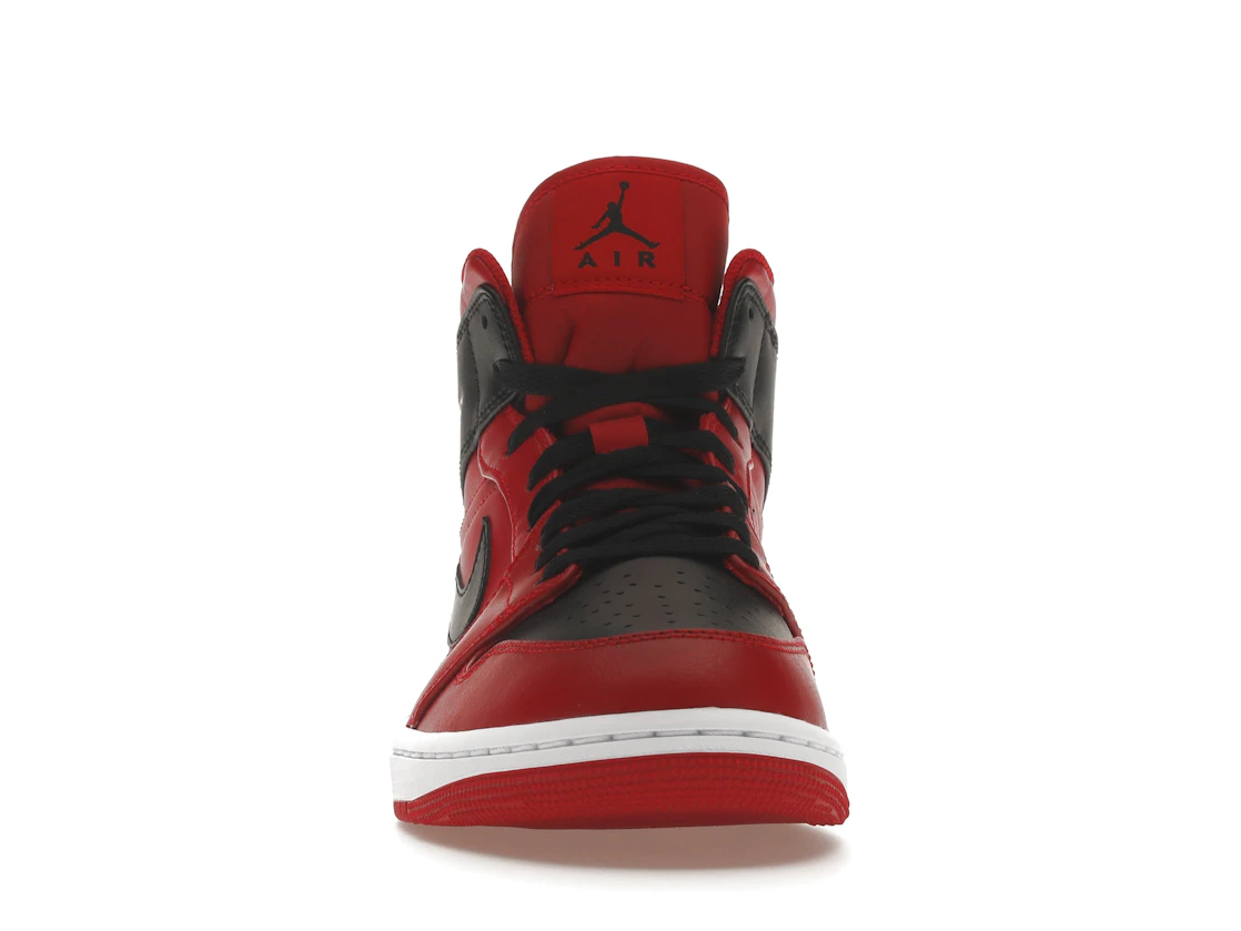 Vue 10 de Jordan 1 Mid Reverse Bred (2021)