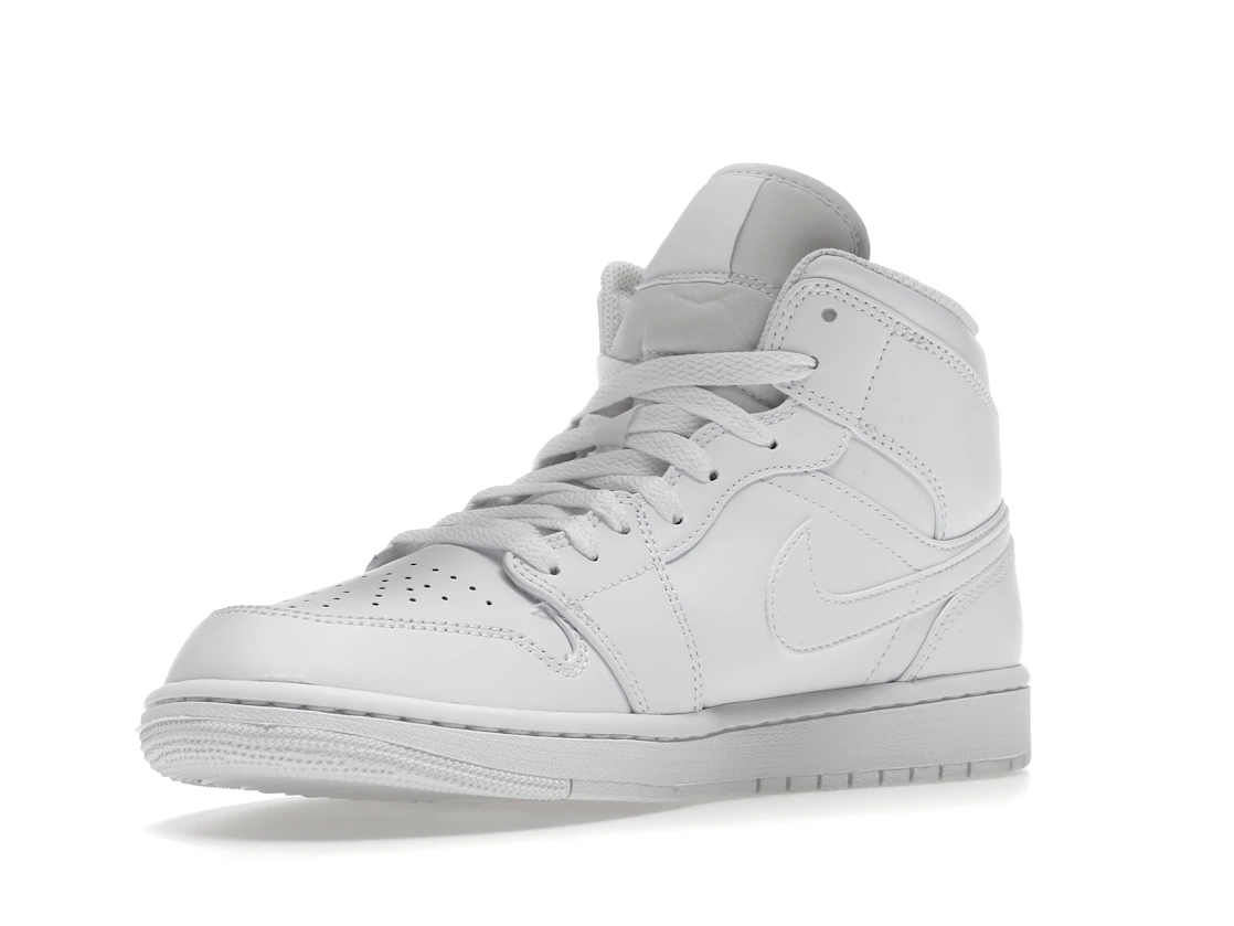 Vue 15 de Jordan 1 Mid Triple White