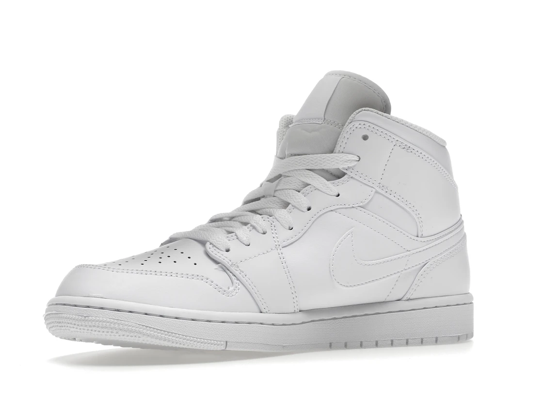 Vue 16 de Jordan 1 Mid Triple White