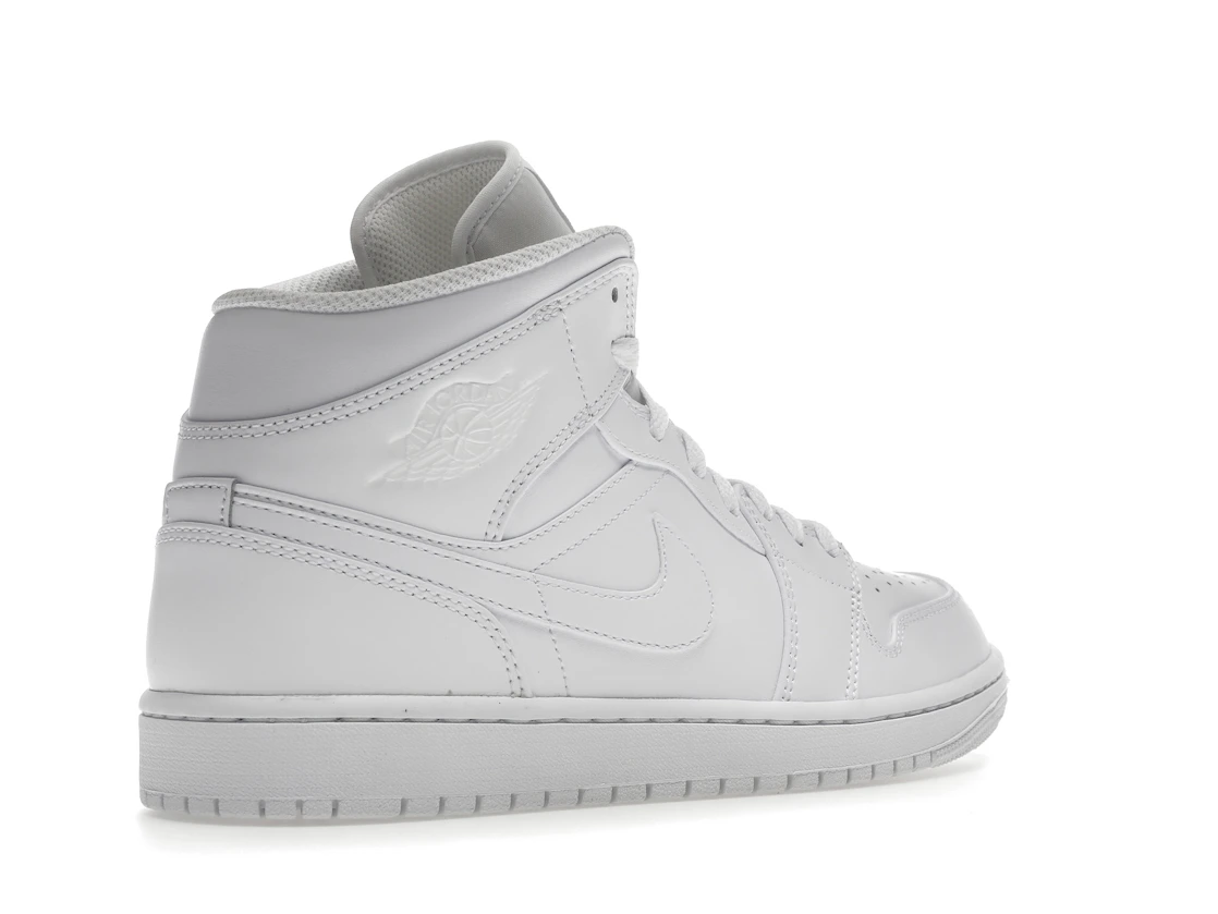 Vue 33 de Jordan 1 Mid Triple White