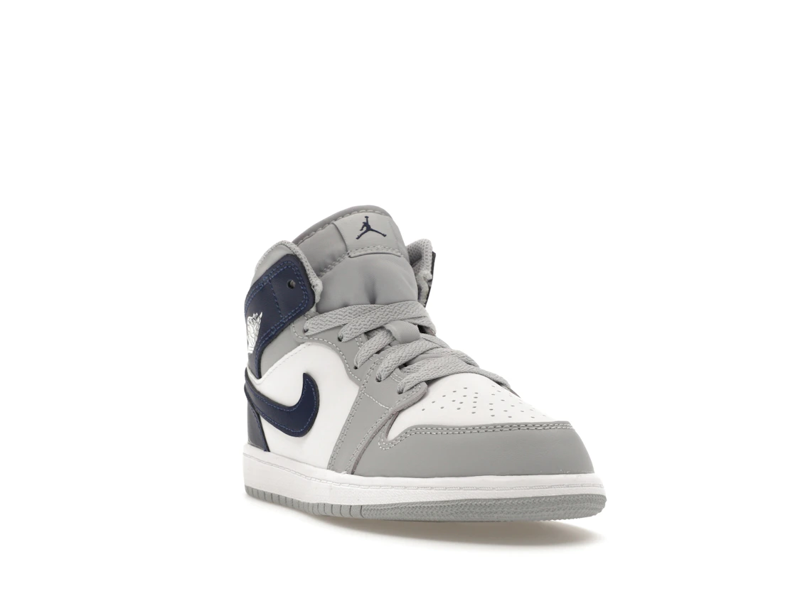 Vue 7 de Jordan 1 Mid Wolf Grey Midnight Navy (PS)