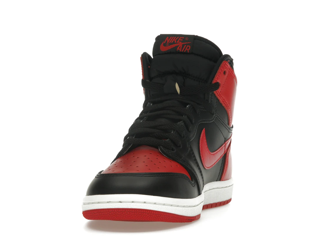 Vue 12 de Jordan 1 Retro High '85 OG Bred (2025)