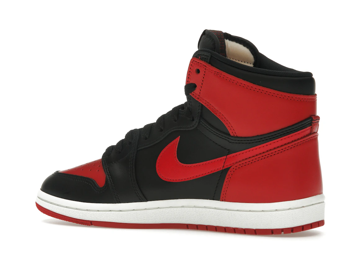 Vue 22 de Jordan 1 Retro High '85 OG Bred (2025)