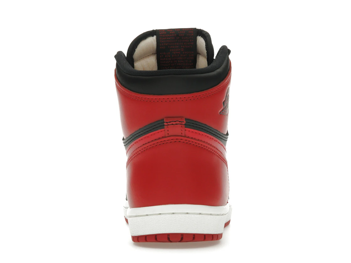 Vue 28 de Jordan 1 Retro High '85 OG Bred (2025)
