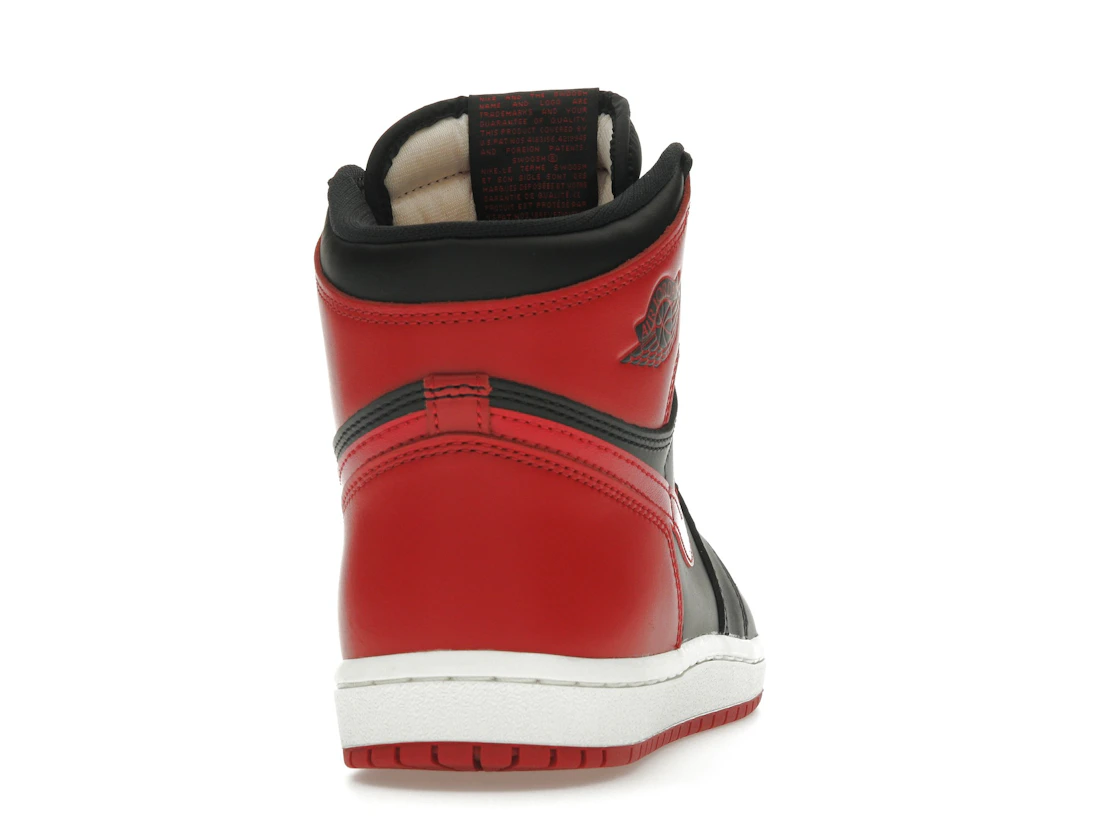 Vue 29 de Jordan 1 Retro High '85 OG Bred (2025)