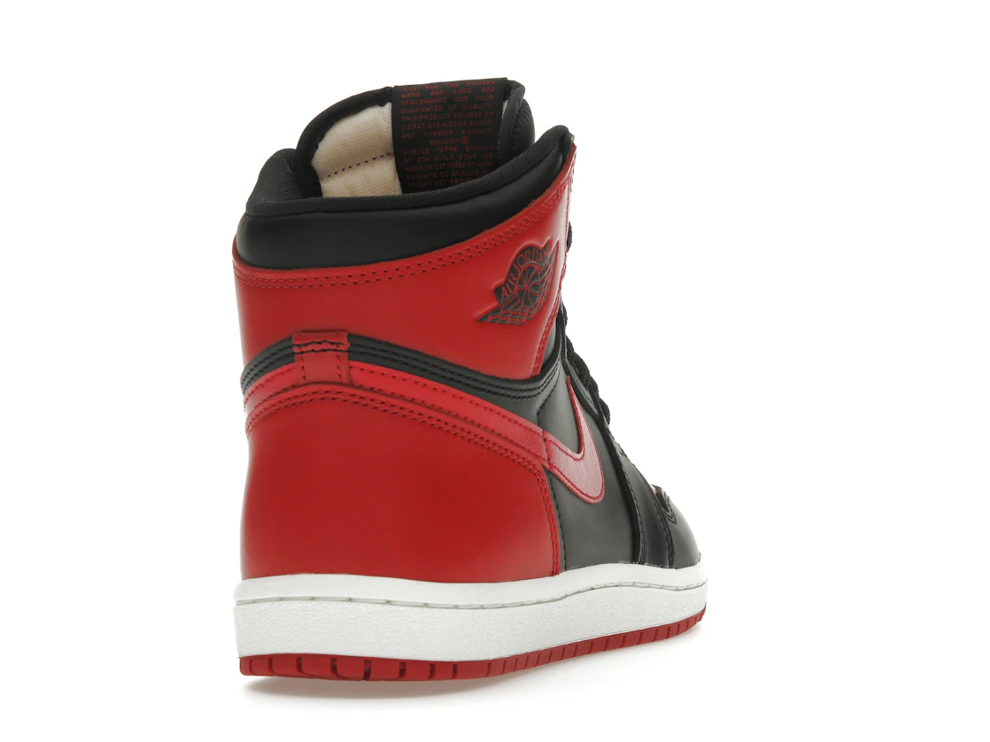 Vue 30 de Jordan 1 Retro High '85 OG Bred (2025)