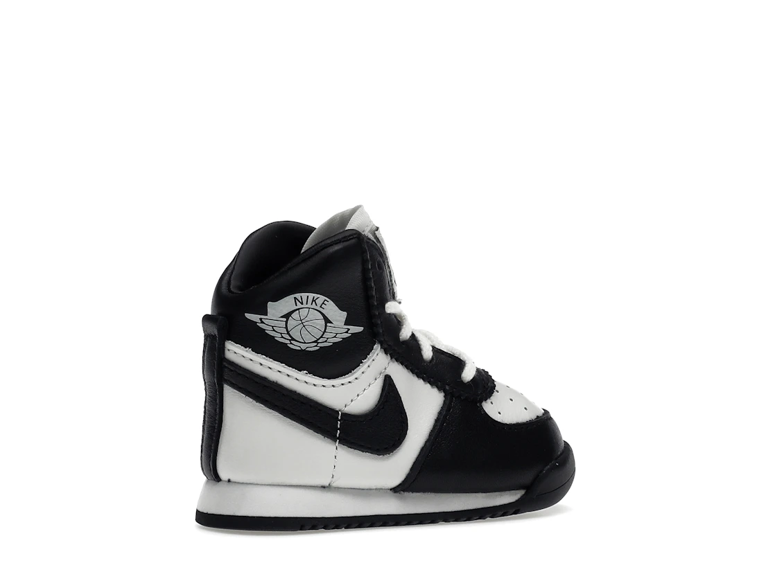 Vue 34 de Jordan 1 Retro High '85 Black White (2023) (TD)