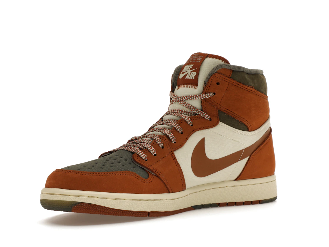Vue 15 de Jordan 1 Retro High Element Gore-Tex Legend Coffee