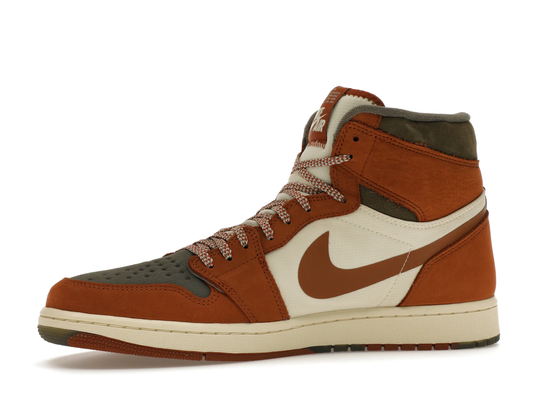 Vue 17 de Jordan 1 Retro High Element Gore-Tex Legend Coffee