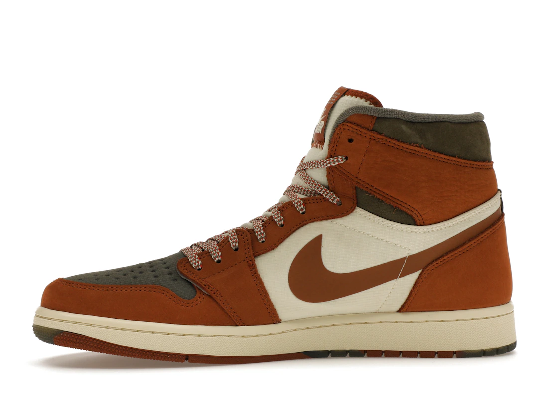 Vue 18 de Jordan 1 Retro High Element Gore-Tex Legend Coffee