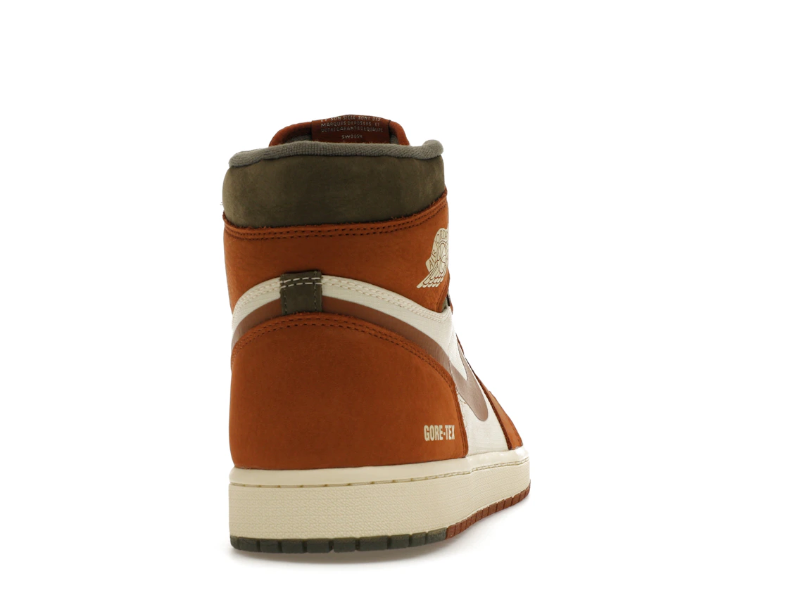 Vue 29 de Jordan 1 Retro High Element Gore-Tex Legend Coffee