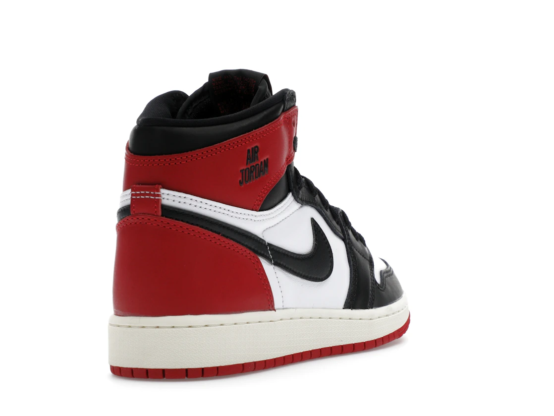 Vue 31 de Jordan 1 Retro High OG Black Toe Reimagined (GS)