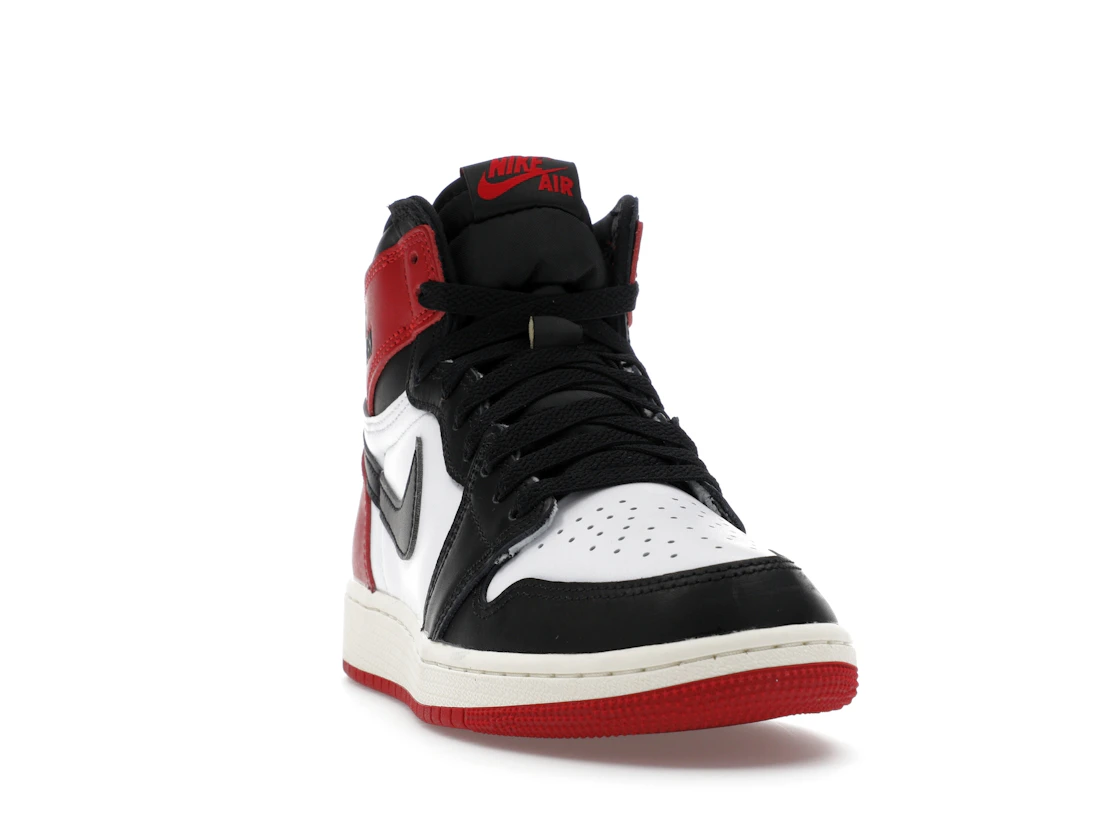 Vue 8 de Jordan 1 Retro High OG Black Toe Reimagined (GS)