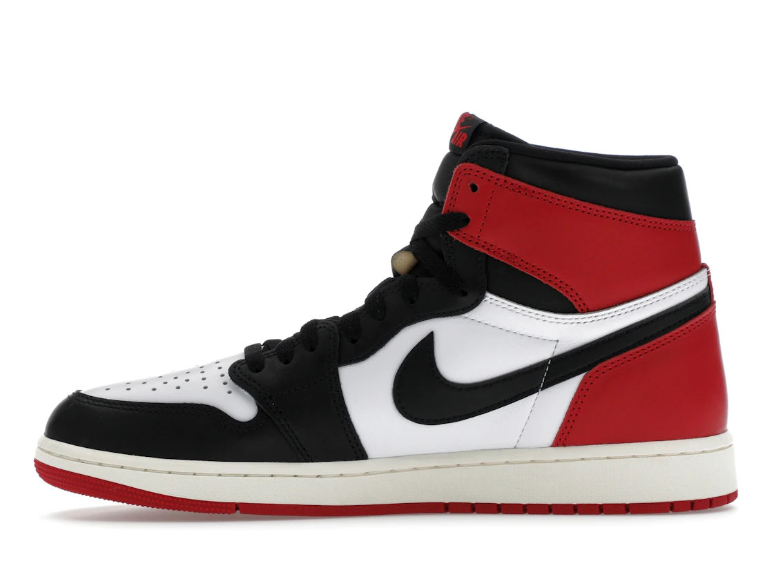 Vue 19 de Jordan 1 Retro High OG Black Toe Reimagined