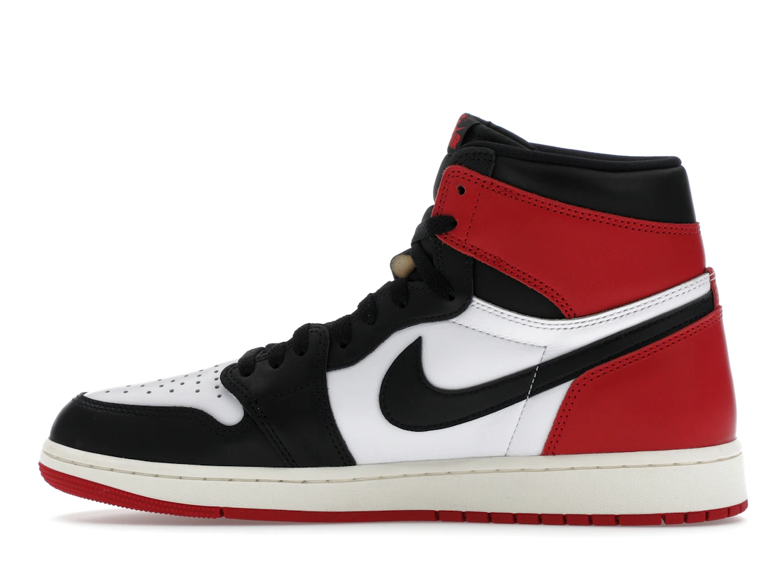 Vue 20 de Jordan 1 Retro High OG Black Toe Reimagined