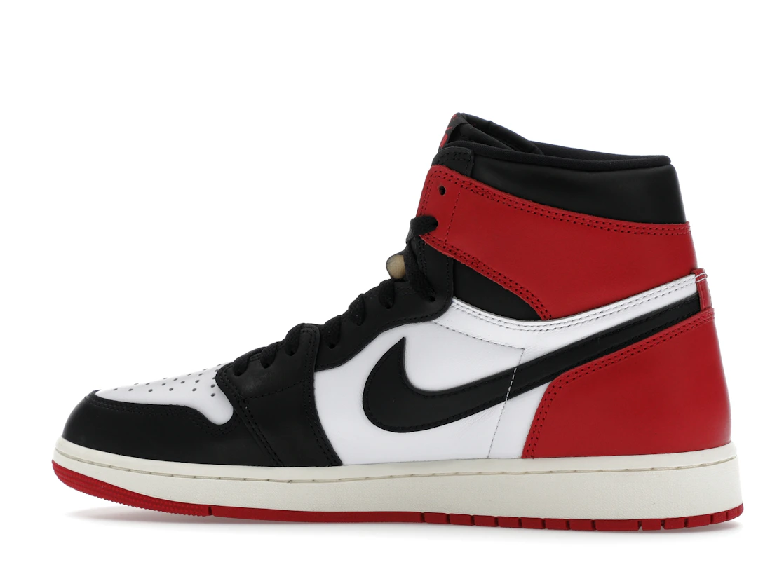 Vue 21 de Jordan 1 Retro High OG Black Toe Reimagined