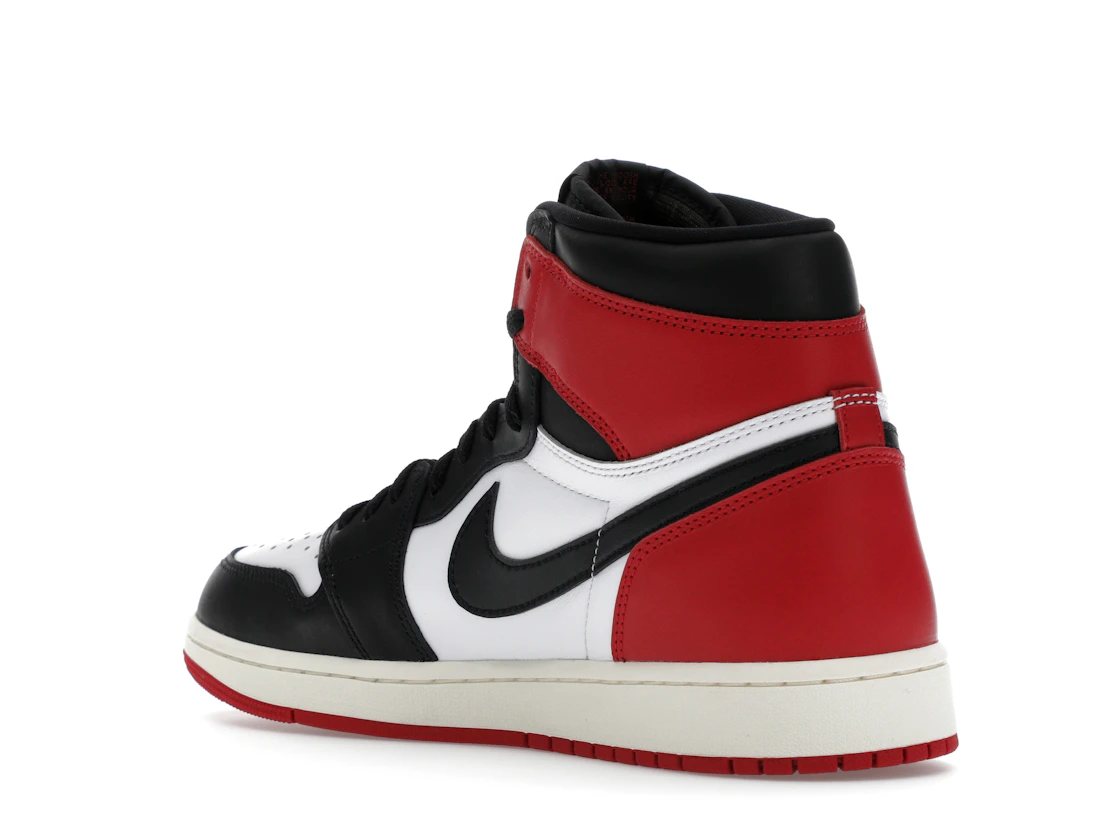 Vue 24 de Jordan 1 Retro High OG Black Toe Reimagined