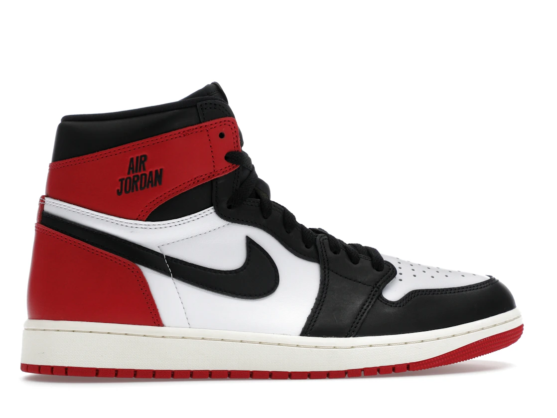 Vue 36 de Jordan 1 Retro High OG Black Toe Reimagined