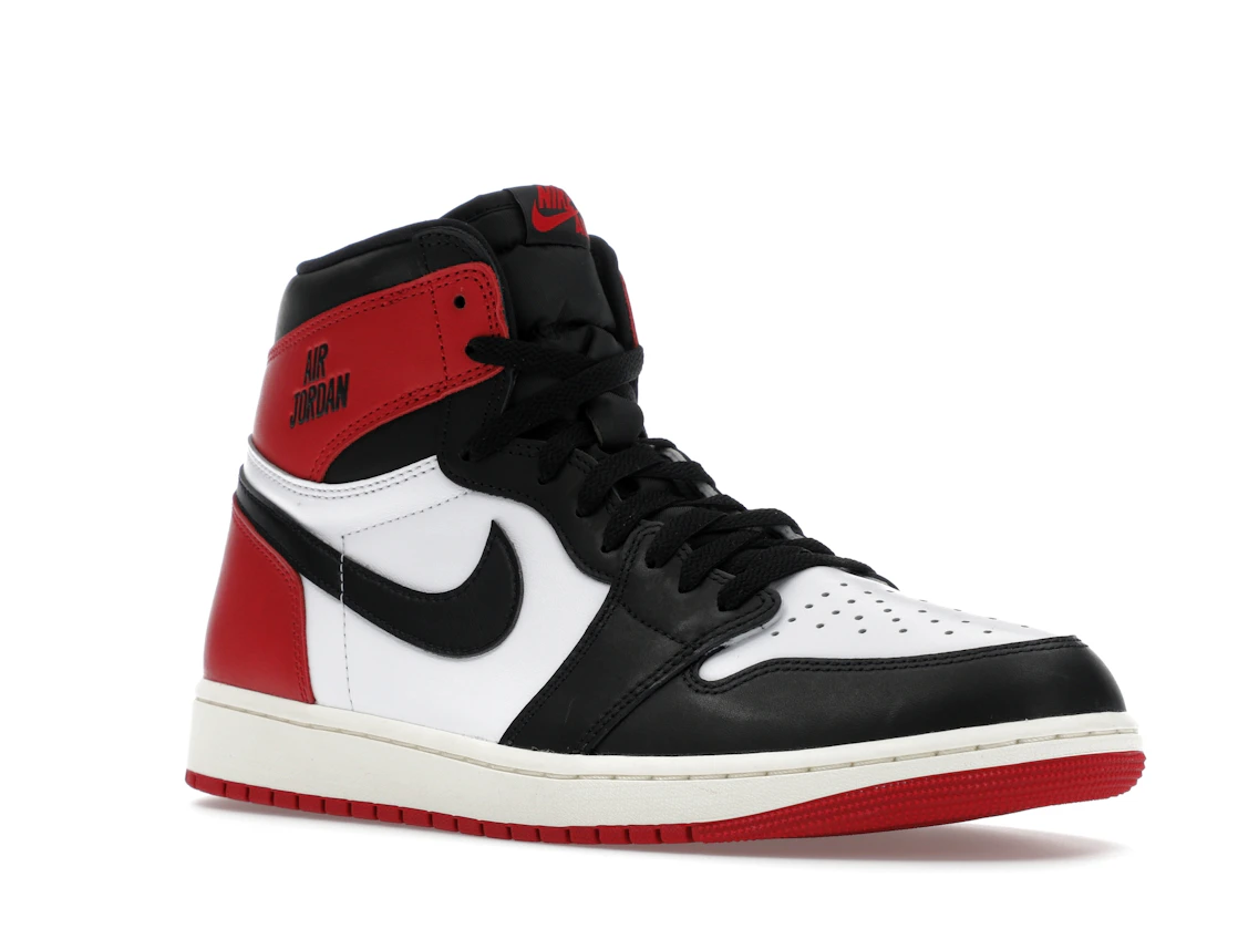 Vue 5 de Jordan 1 Retro High OG Black Toe Reimagined