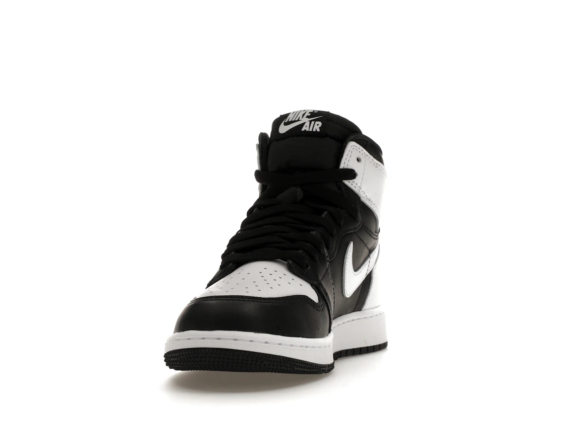 Vue 12 de Jordan 1 Retro High OG Black White (GS)