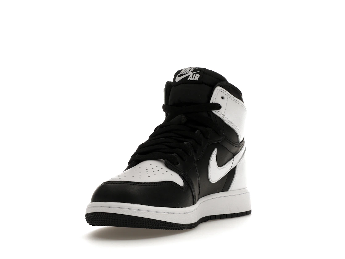 Vue 13 de Jordan 1 Retro High OG Black White (GS)