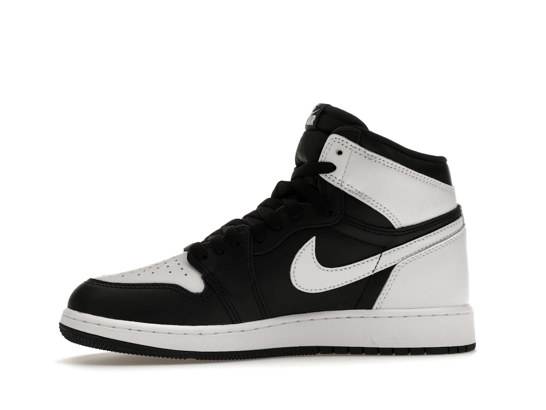 Vue 18 de Jordan 1 Retro High OG Black White (GS)
