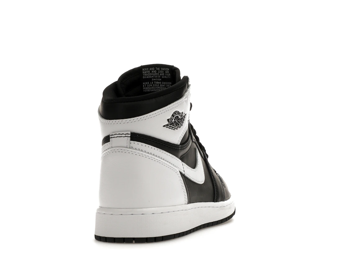 Vue 30 de Jordan 1 Retro High OG Black White (GS)