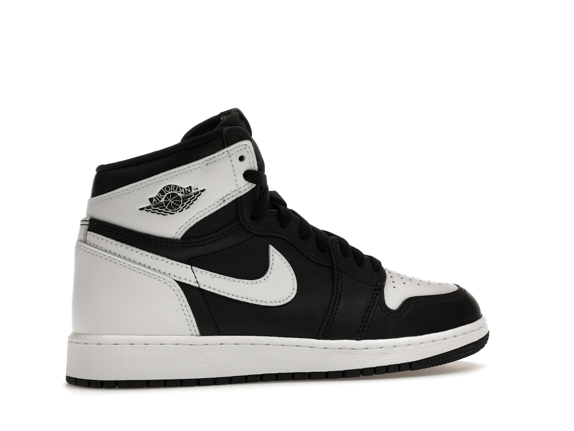 Vue 35 de Jordan 1 Retro High OG Black White (GS)
