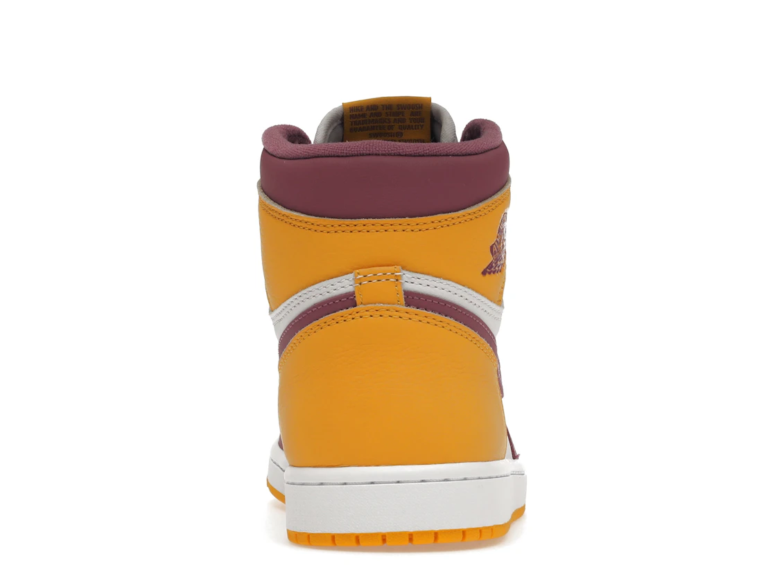 Vue 28 de Jordan 1 Retro High OG Brotherhood