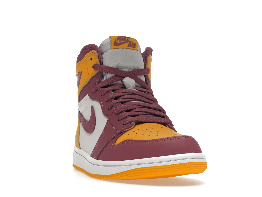 Vue 8 de Jordan 1 Retro High OG Brotherhood