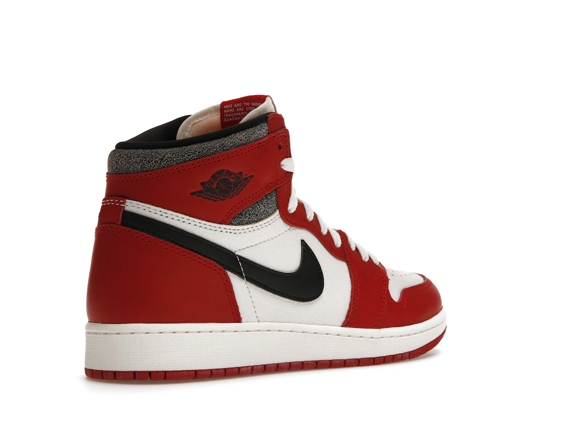 Vue 33 de Jordan 1 Retro High OG Chicago Lost and Found (GS)