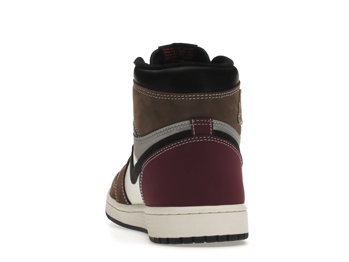 Vue 27 de Jordan 1 Retro High OG Hand Crafted
